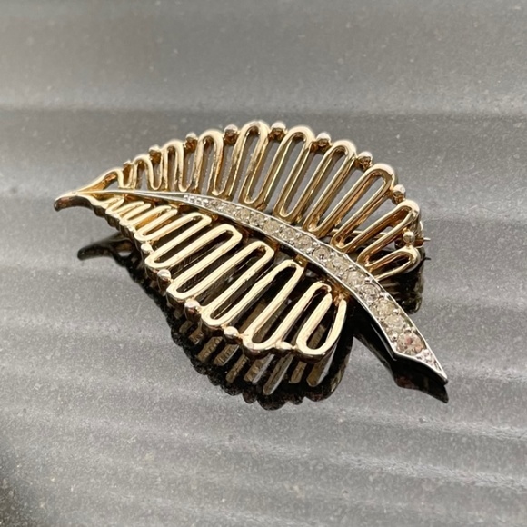 Marcel Boucher Vintage Signed and Numbered Clear Rhinestone Leaf Brooch - Picture 2 of 10